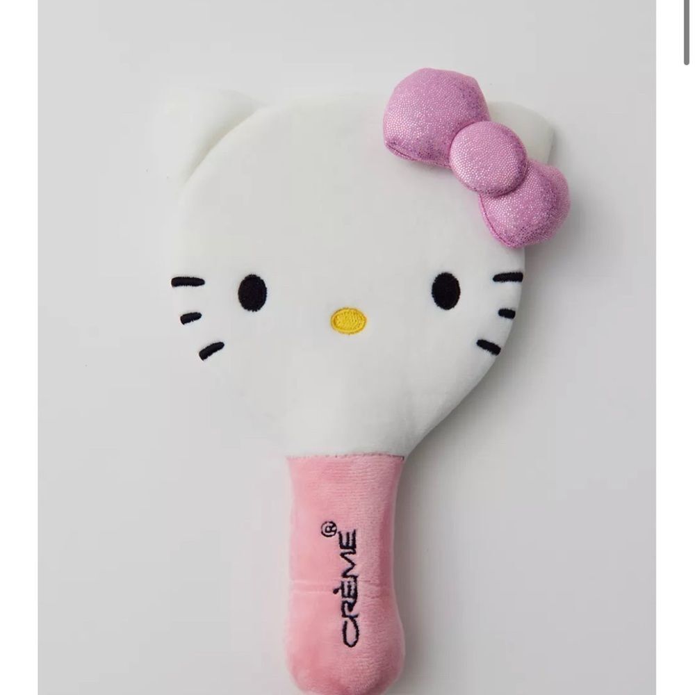 Le/se hello kitty x creme shop plush handheld travel vanity mirror